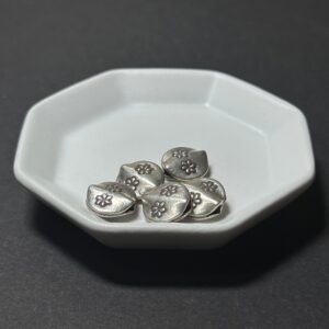 泰國清邁手工銀配件｜兩片圓形雕花通孔珠 1入｜串珠材料