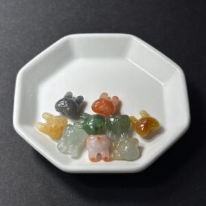 天然翡翠配件｜翡翠暴牙兔 5x9x10mm 1粒｜串珠材料