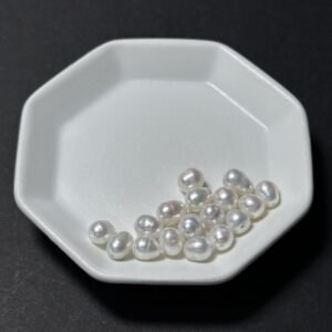 天然淡水珍珠配件｜通孔 近圓極光長米粒亮白珍珠 6mm 1粒｜串珠材料