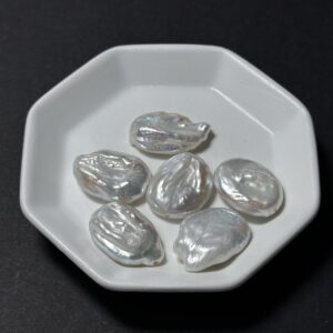 天然淡水珍珠配件｜通孔 炫彩極光白扁方片珍珠 14mm 1粒｜串珠材料